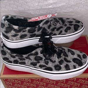 👧VANS AUTHENTIC PLATFORM FUZZY SNOW LEOPARD🐆NEW